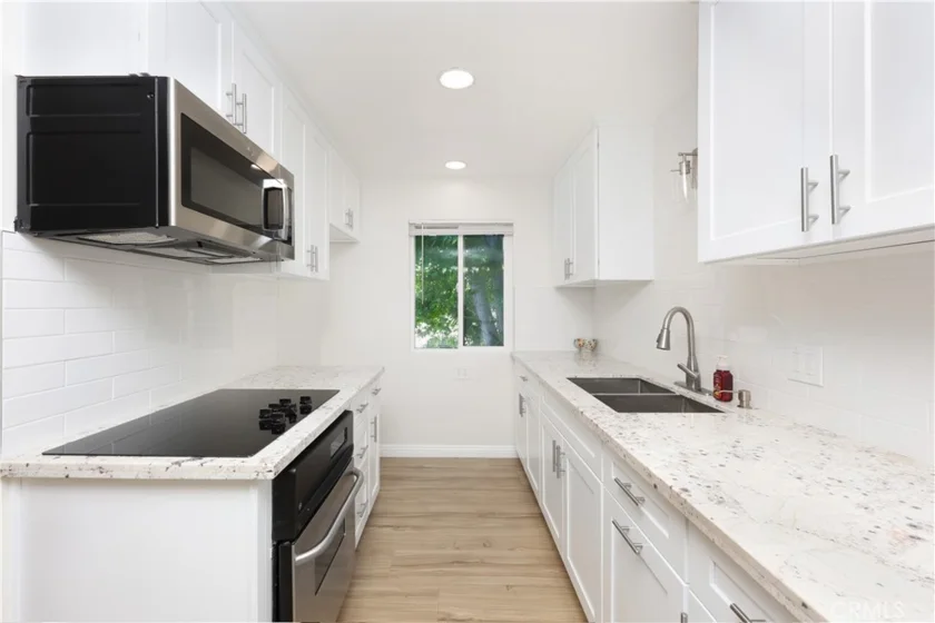 1405 E 1st #10 photo 8