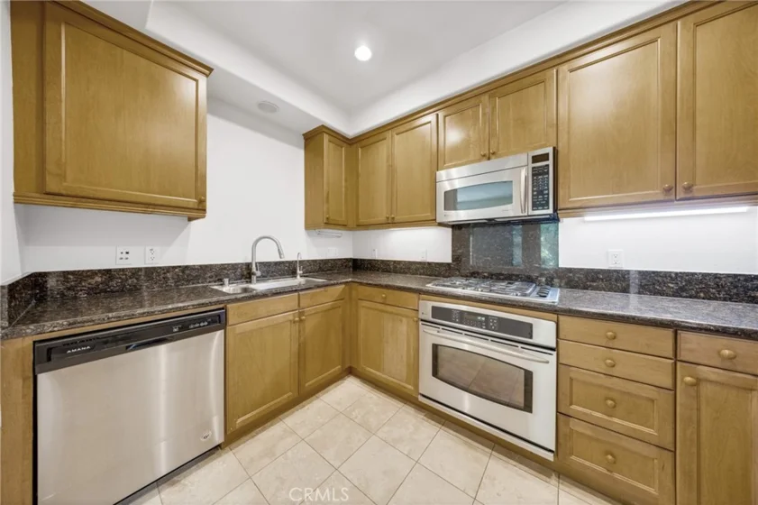 128 N Oak Knoll #111 photo 25