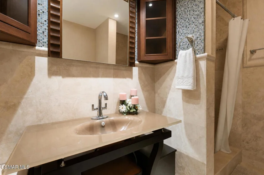 4915 Tyrone Avenue #125 photo 20
