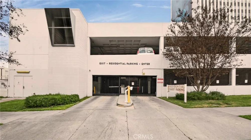 3810 Wilshire Boulevard #909 photo 28