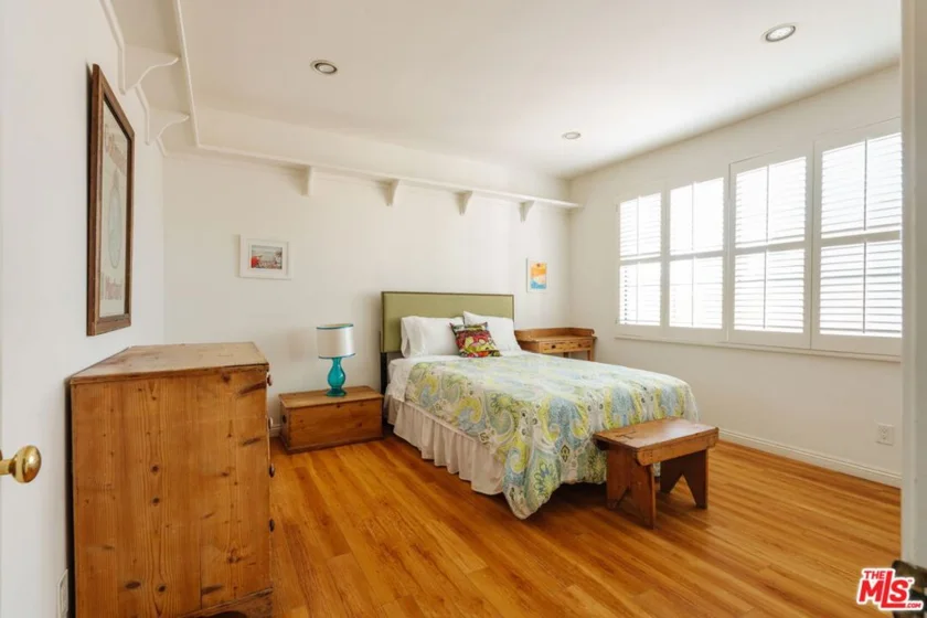 10336 Almayo Avenue #302 photo 25
