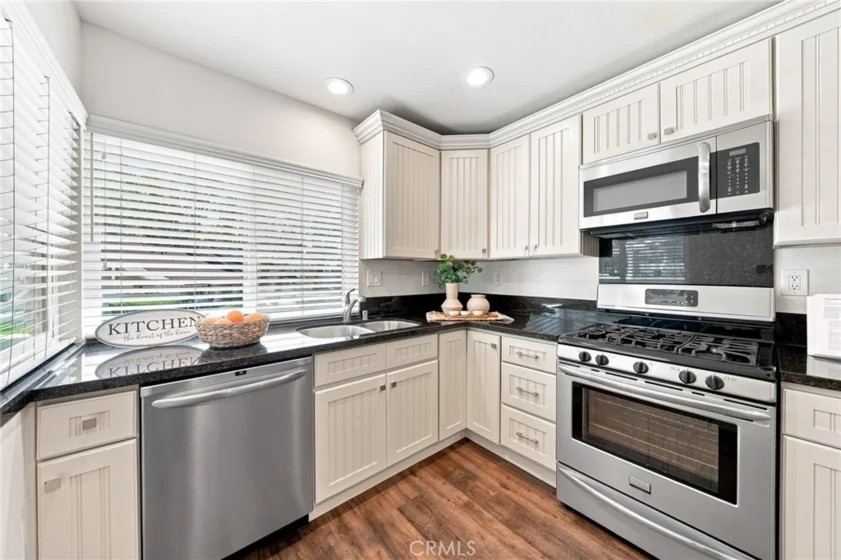 2536 Coventry photo 6