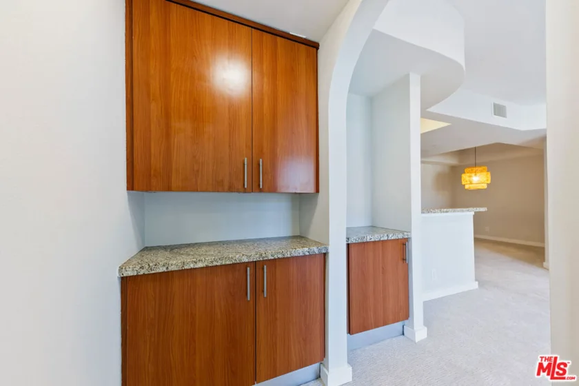 620 S Gramercy Place #320 photo 3
