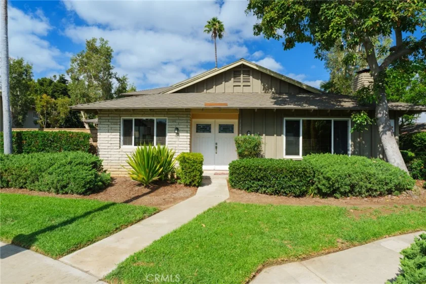 111 E Palmdale photo 39