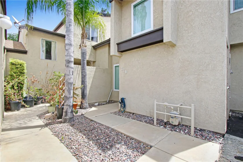 274 Parkview Place photo 2