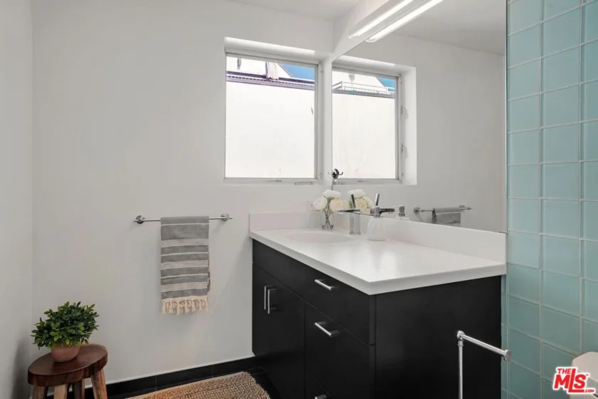 803 Wilcox Avenue #10 photo 25