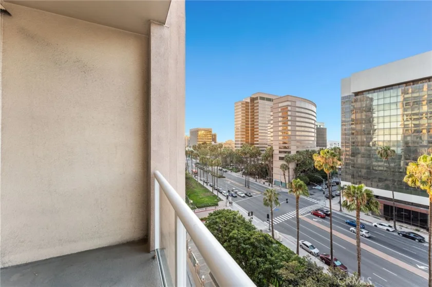 488 E Ocean #809 photo 24