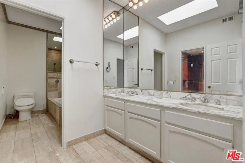 1140 Alta Loma Road #303 photo 18