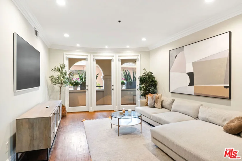 10364 Almayo Avenue #205 photo 2