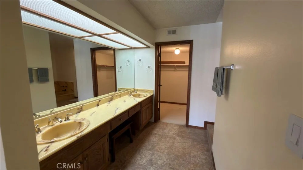 6358 Riviera Circle photo 7
