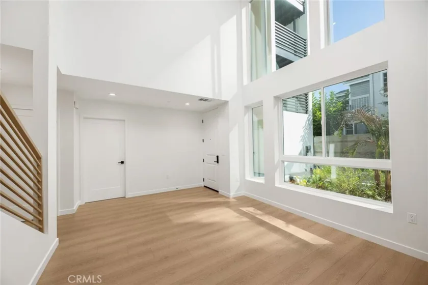 176 N Catalina Avenue #104 photo 5
