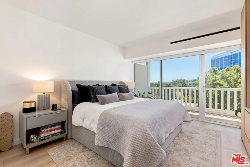 999 N Doheny Drive #601 photo 13
