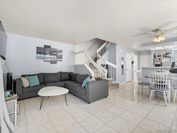 8946 Arlingdale Way photo 2