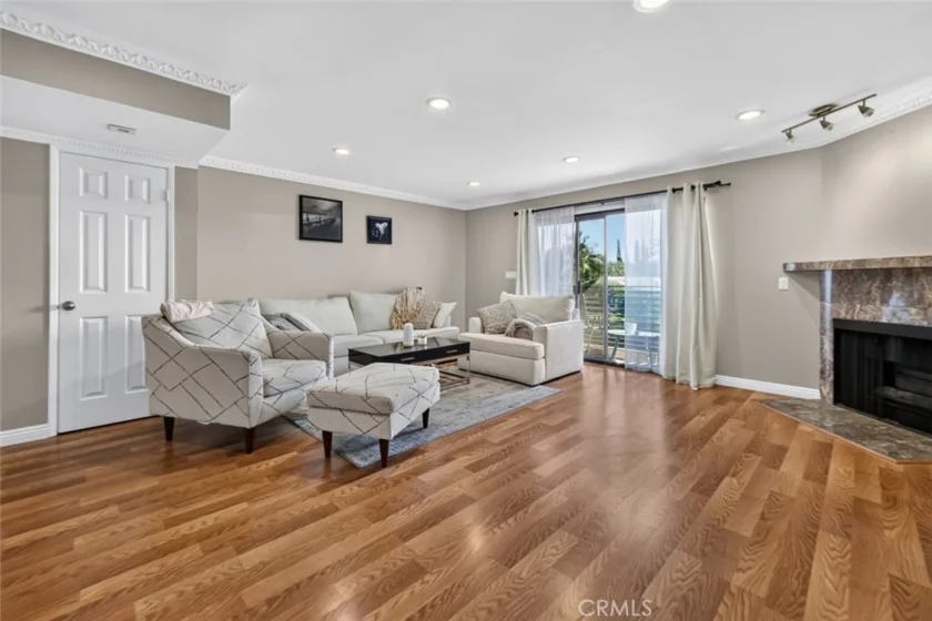 6420 Hazeltine Avenue #9 photo 1
