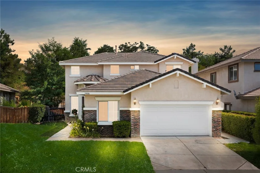 33026 Adelante photo
