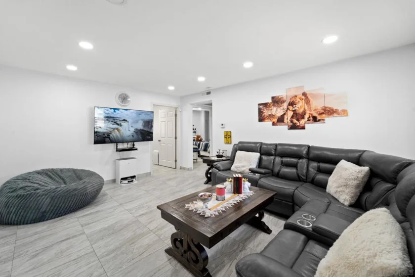 196 W Park Avenue #1 photo 6