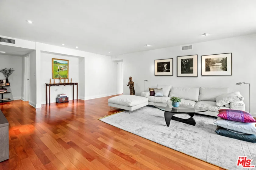 851 N Kings Road #102 photo 4