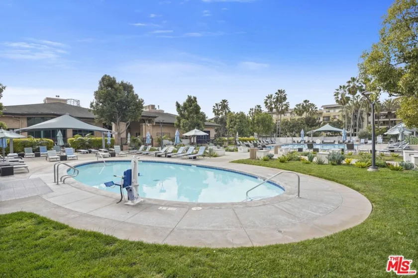 5400 Playa Vista Drive #23 photo 49