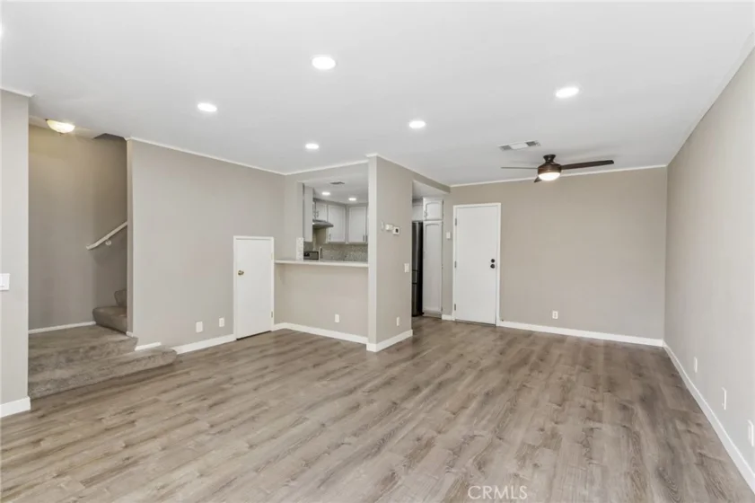 9600 Sylmar Avenue #19 photo 8
