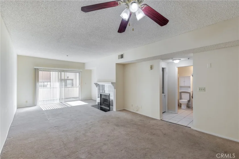 2915 Montrose Avenue #430 photo 3