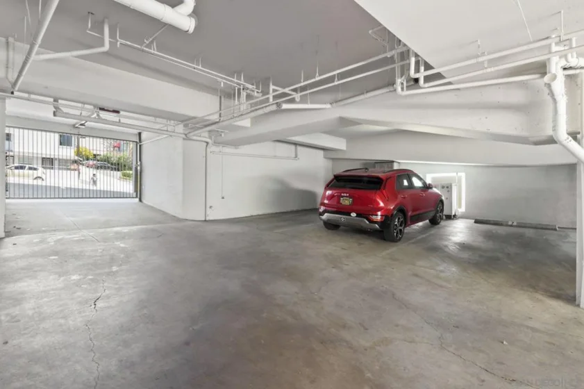 1907 Robinson Avenue #304 photo 18
