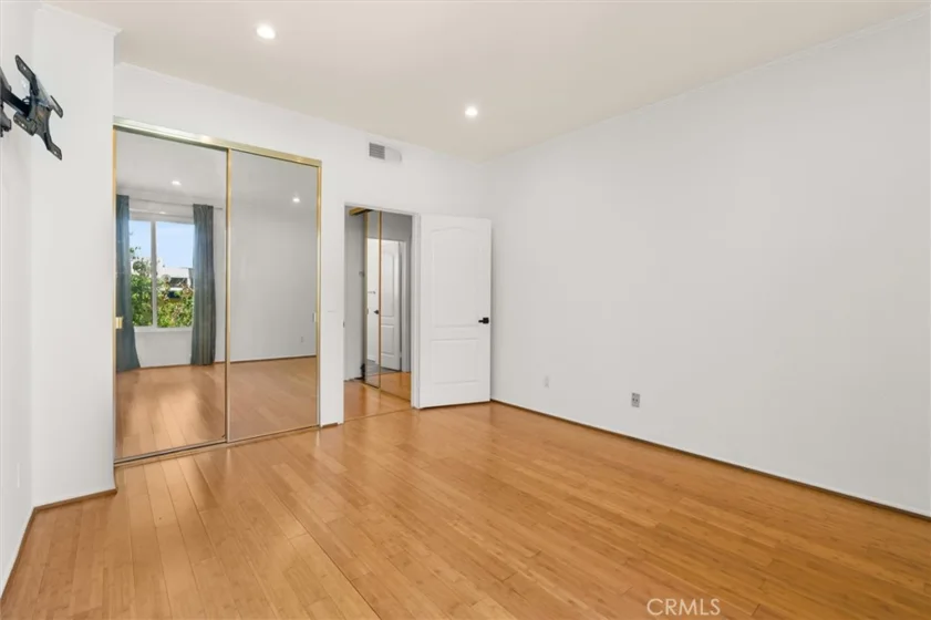 11225 Peach Grove #203 photo 19