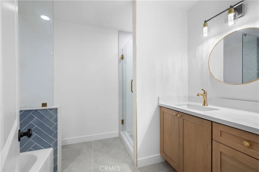655 W 6th #A photo 18