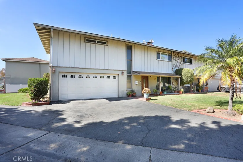 700 E Taft #22 photo 2