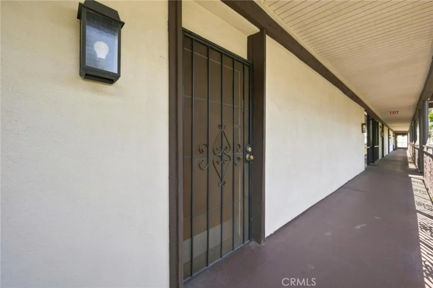 525 S Ardmore Avenue #320 photo 21
