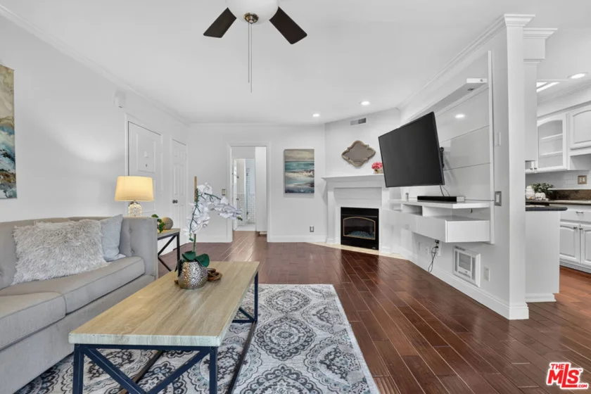 944 11th Street #9 photo 3