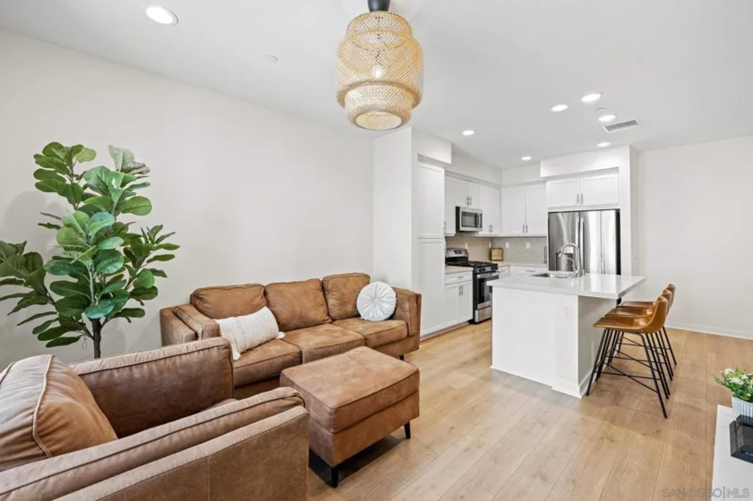 341 Canal Court photo 1