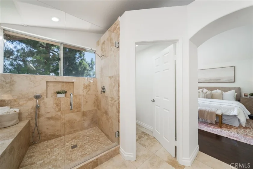 84 Hawaii Drive photo 32