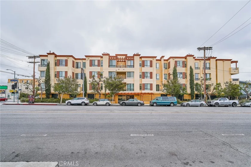 6938 Laurel Canyon Boulevard #202 photo 1
