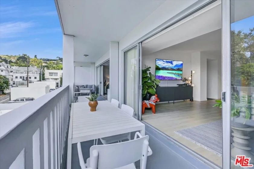 999 N Doheny Drive #312 photo 18