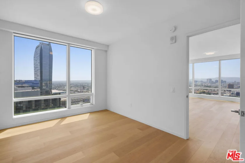 877 Francisco Street #2811 photo 8