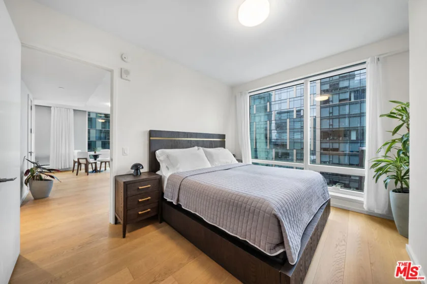 877 Francisco Street #1128 photo 15