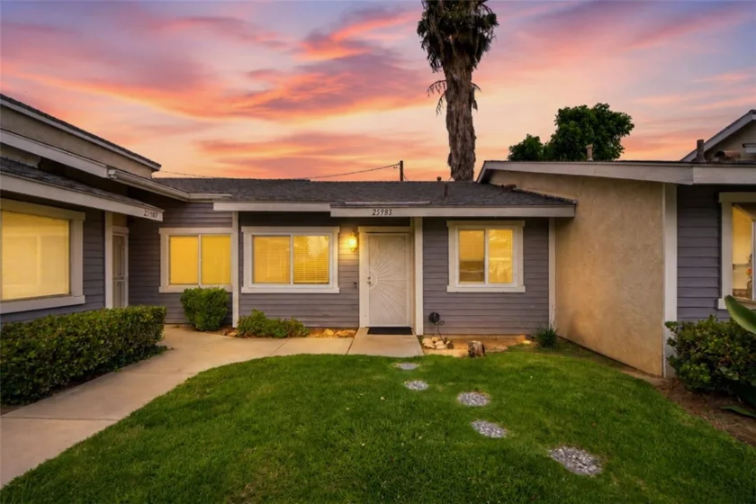 25983 Baylor Way photo 1