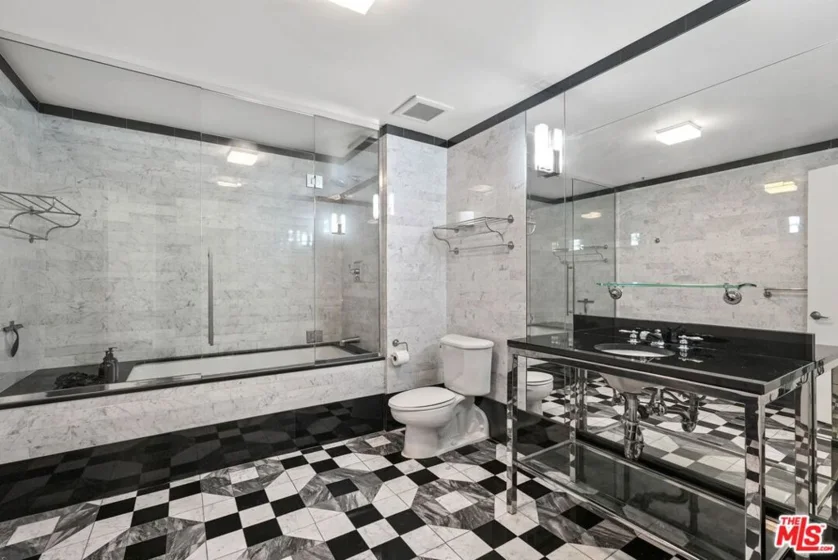 849 S Broadway #1210 photo 23