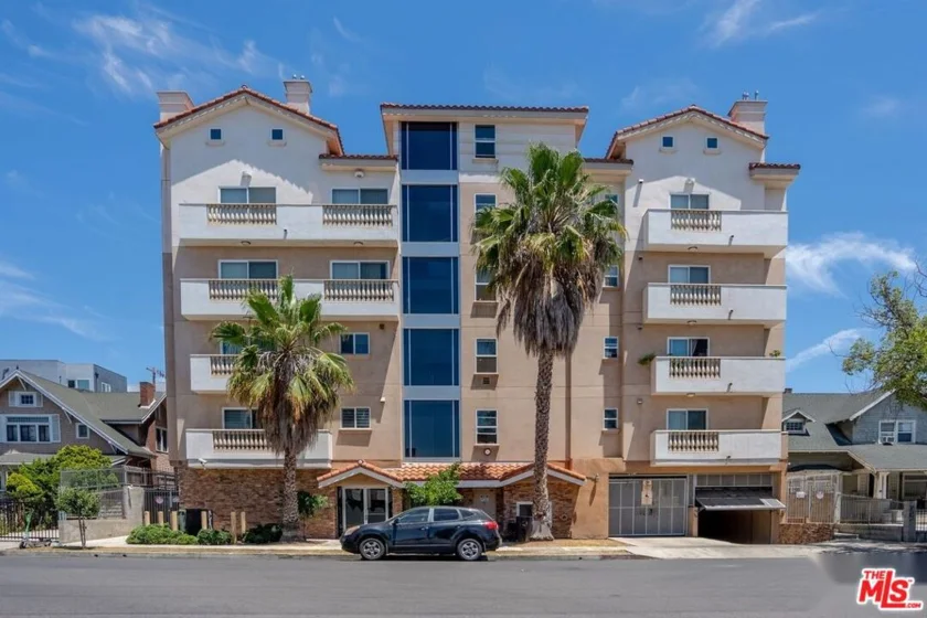 1026 S Oxford Avenue #204 photo 1