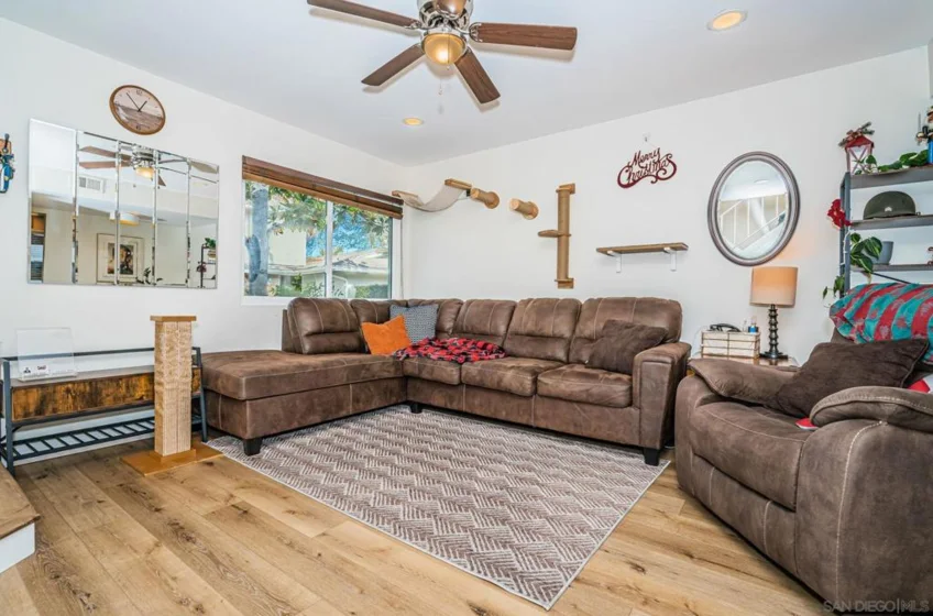 904 Amistad Court #C photo 4