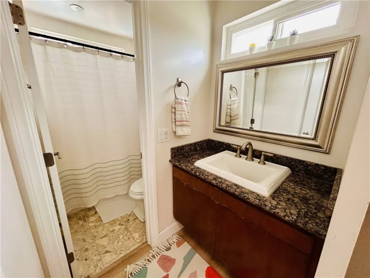 1140 N Lamer photo 11