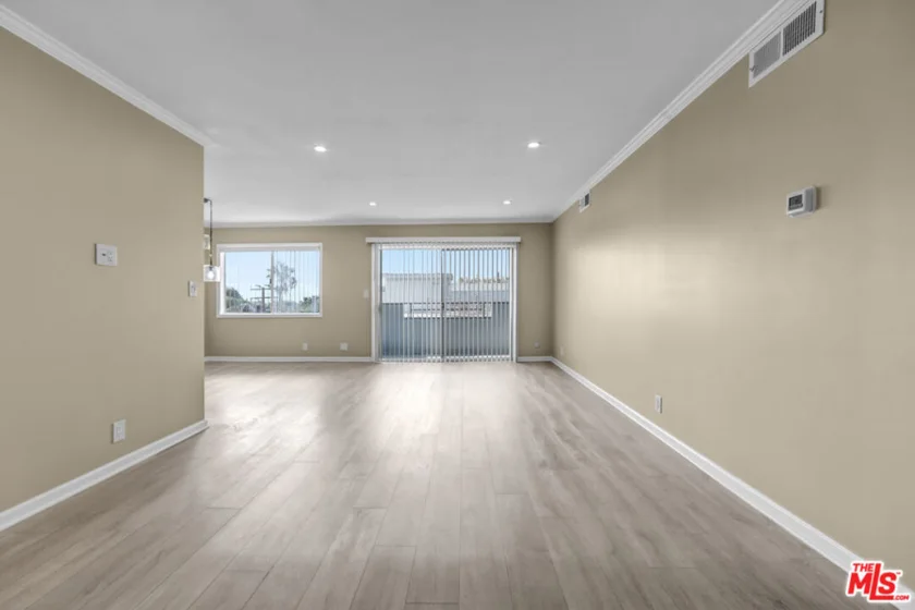 1250 N Kings Road #506 photo 26