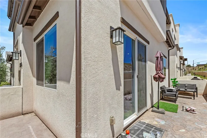 2098 Bluestone photo 19