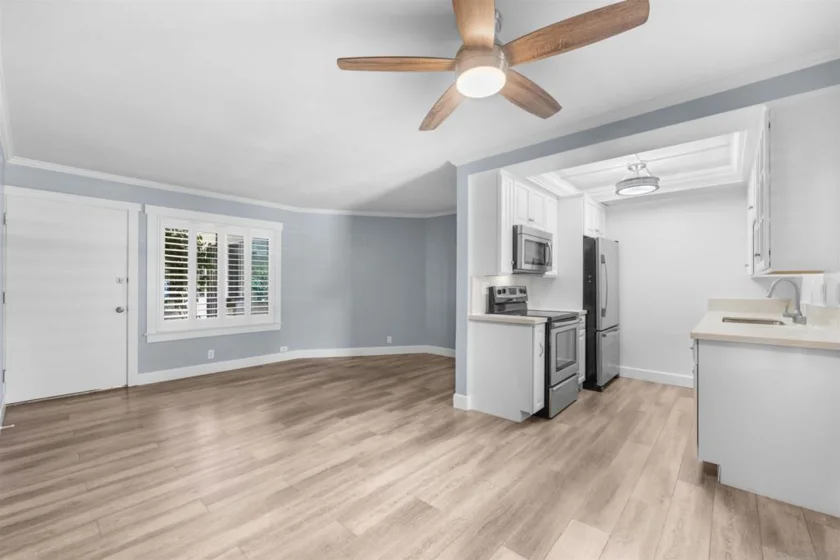 1740 Roosevelt #APT B photo 2