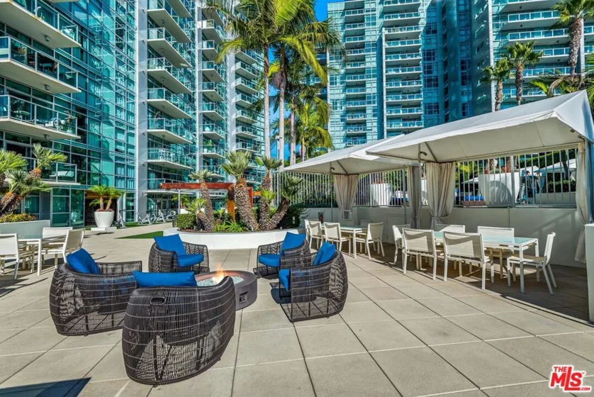 13700 Marina Pointe Drive #1620 photo 65