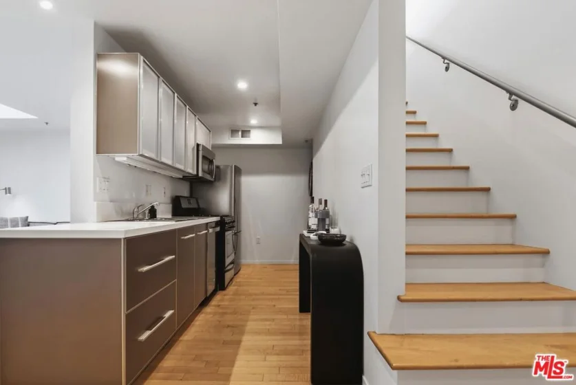 5806 Waring Avenue #14 photo 5