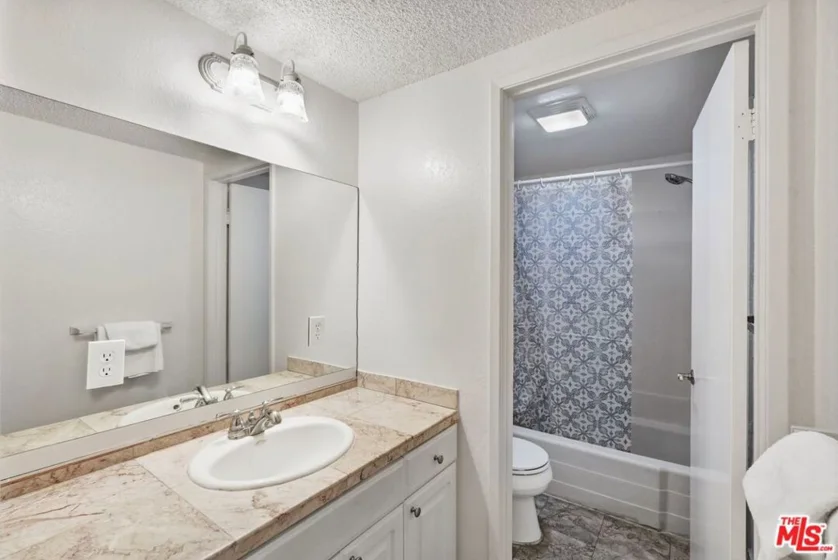 3245 Altura Avenue #8 photo 26