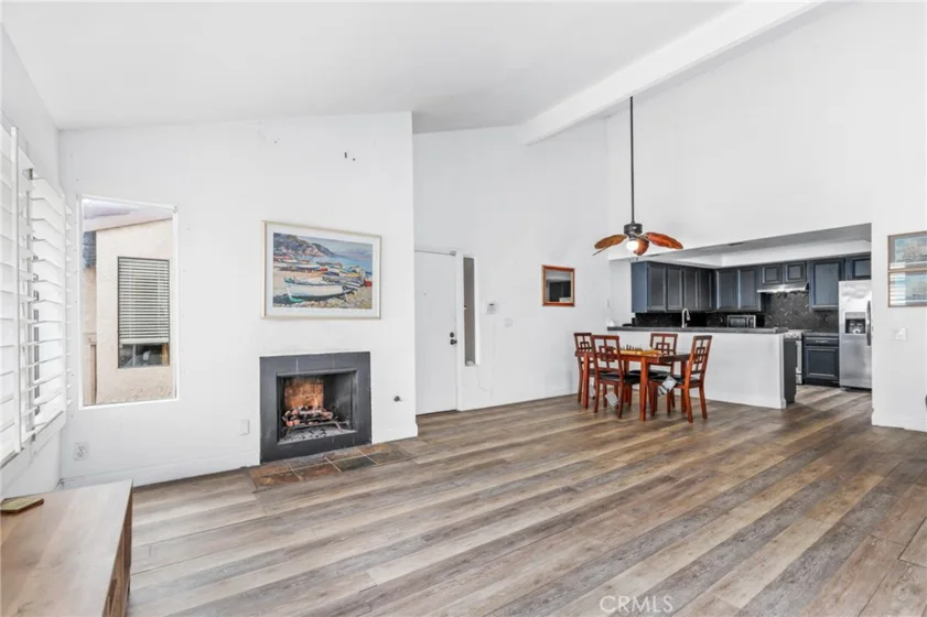 4861 Lago Drive #304 photo 1