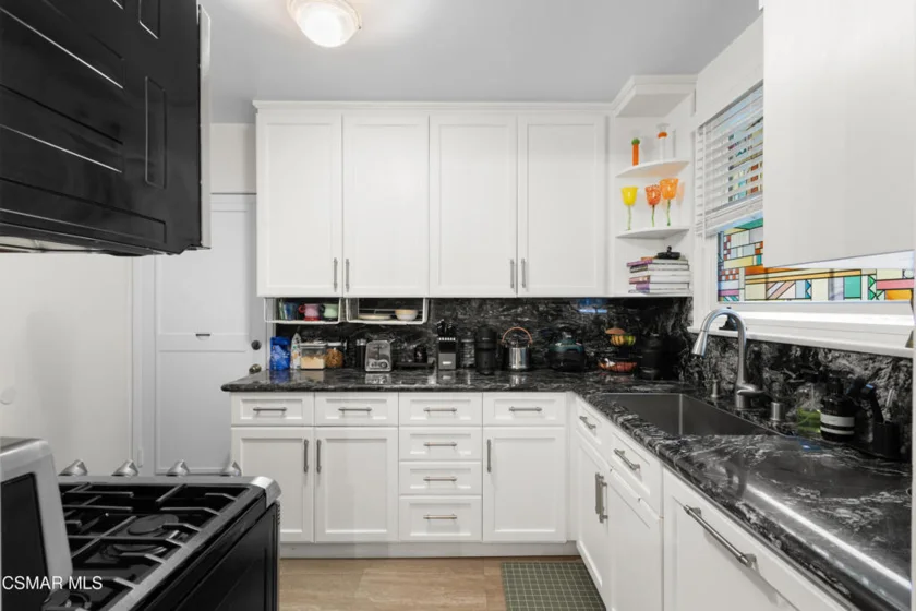15234 Dickens Street #1/4 photo 8