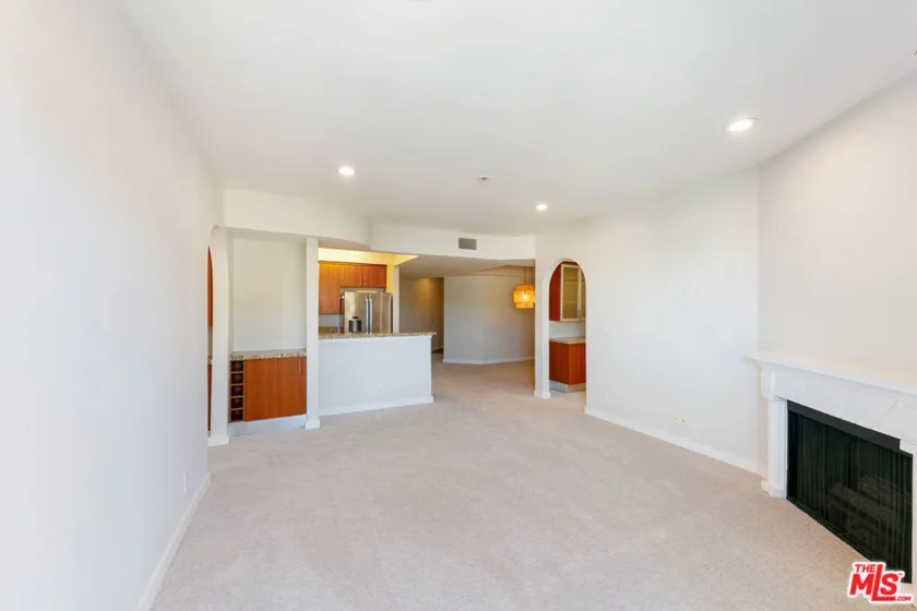 620 S Gramercy Place #320 photo 32